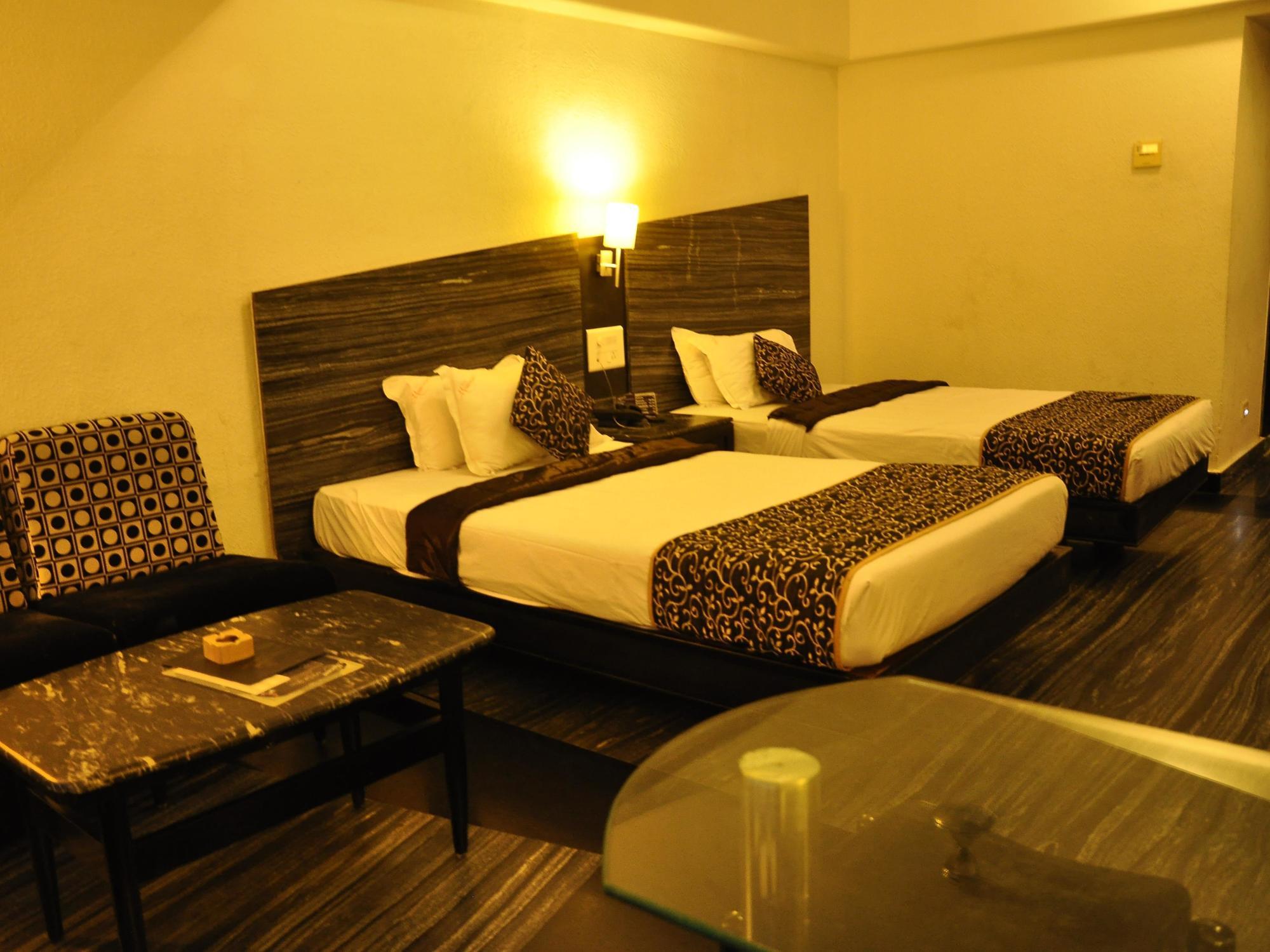 Hotel Manorama Vijayawāda Zewnętrze zdjęcie